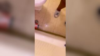 Juice gets quick bathroom play